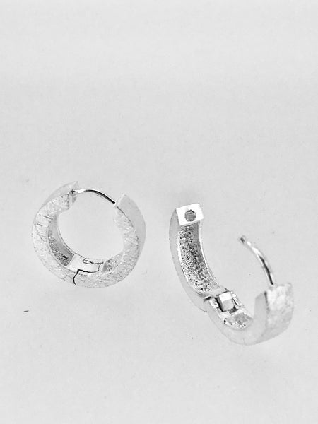 Silver snapfast huggie earrings - round