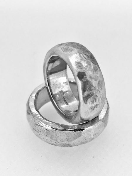 Heavy hammered bands.