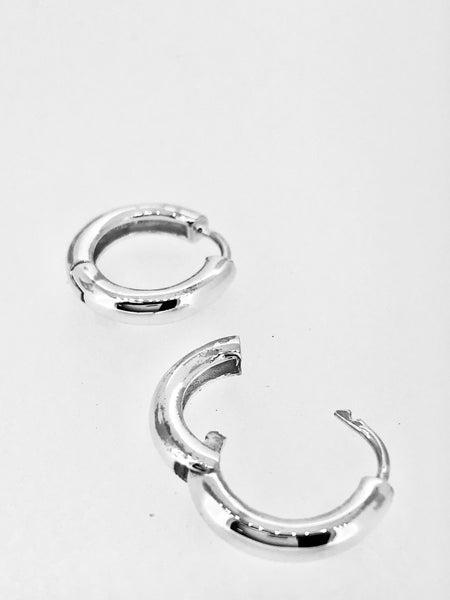Silver snapfast huggie earrings - round