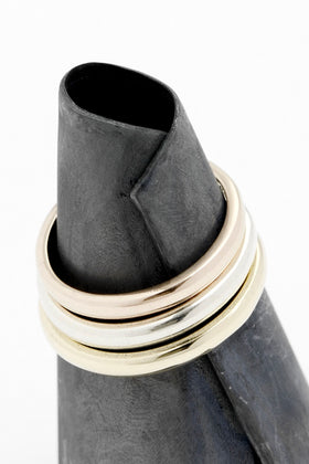 D profile 9-carat gold ring