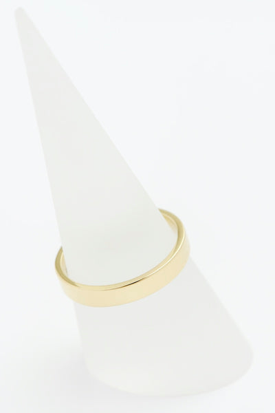 Flat profile gold band.