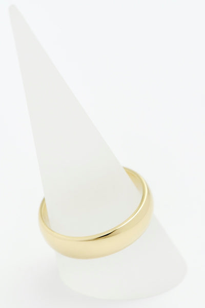 Court profile 9-carat gold bands.