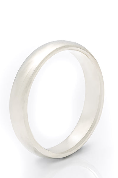 Court profile 9-carat gold bands.
