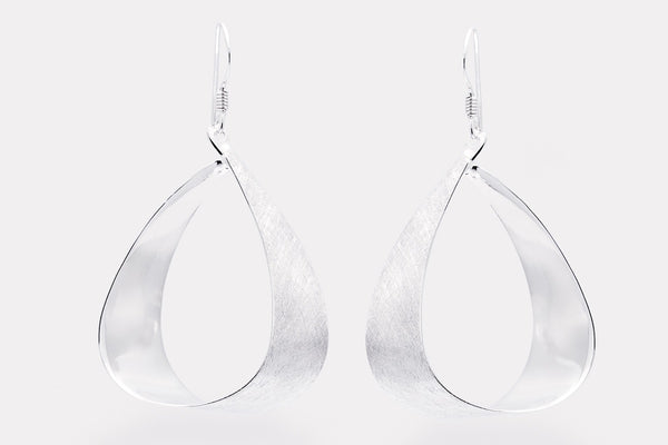 Hanging curve sterling silver drop earrings