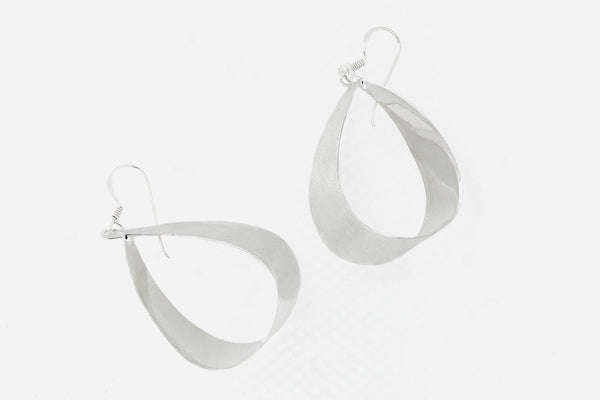 Hanging curve sterling silver drop earrings